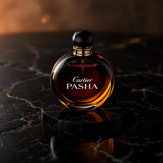 Parfum Pasha de Cartier - fougère aromatique boisée, flacon cabochon saphir