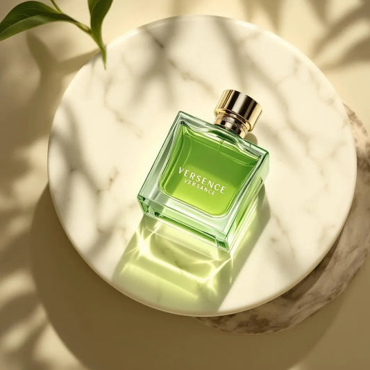 Parfum Versense de Versace - brise méditerranéenne, notes de tête bergamote et mandarine
